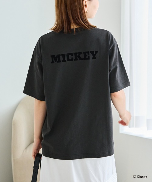 Disney(ディズニー)の「【Disney】別注 <ミッキー>ウエスタン フロッキーバックロゴTシャツ(Tシャツ/カットソー・レディース・オフホワイト/ブラック・LL/M/5L/4L/3L)」の7枚目の写真