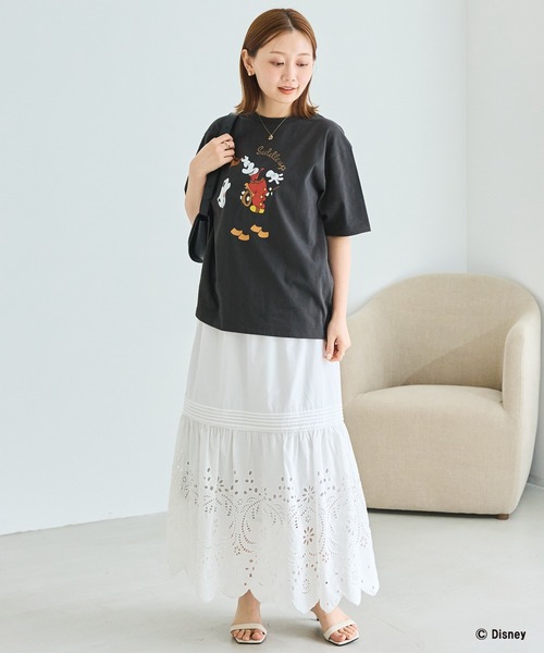 Disney(ディズニー)の「【Disney】別注 <ミッキー>ウエスタン フロッキーバックロゴTシャツ(Tシャツ/カットソー・レディース・オフホワイト/ブラック・LL/M/5L/4L/3L)」の9枚目の写真
