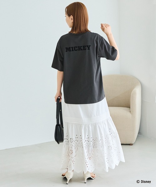 Disney(ディズニー)の「【Disney】別注 <ミッキー>ウエスタン フロッキーバックロゴTシャツ(Tシャツ/カットソー・レディース・オフホワイト/ブラック・LL/M/5L/4L/3L)」の13枚目の写真