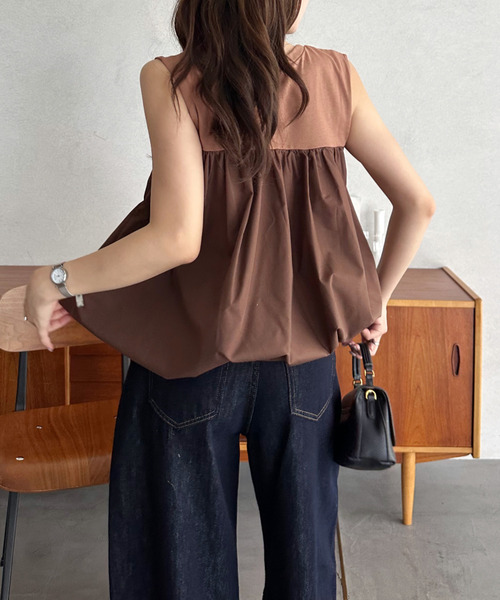 Eclat one（エクラワン）の「【Eclat one】異素材ドッキング 胸元切り替え バルーン ノースリーブ トップス（Tシャツ/カットソー・レディース・モカ/アイボリー/ブラック・M）」の11枚目の写真