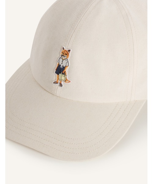 Maison Kitsune（メゾンキツネ）の「DRESSED FOX CAP（キャップ・メンズ・ベージュ・2）」の3枚目の写真