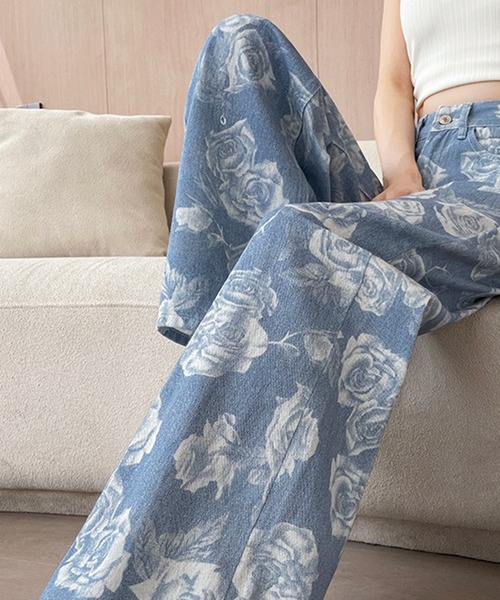 L LABEL（エルラベル）の「ローズプリントセミワイドデニムパンツ（デニムパンツ・レディース・インディゴブルー・S-M/M-L）」の2枚目の写真