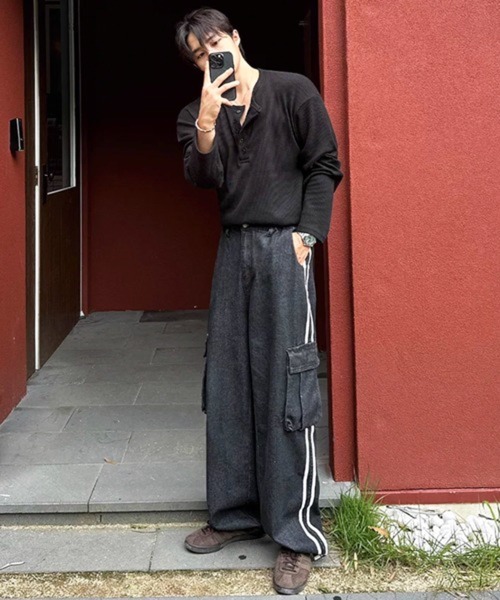 NOWLE(ノウル)の「【NOWLE】5ボタン サーマルテクスチャー リラックス ヘンリーネック 長袖Tシャツ(Tシャツ/カットソー・メンズ・ブラック/ホワイト/グレー・X-LARGE/SMALL/MEDIUM/LARGE)」の7枚目の写真