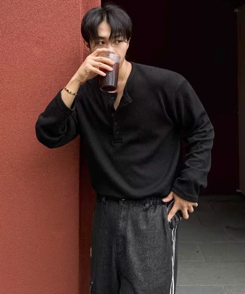 NOWLE(ノウル)の「【NOWLE】5ボタン サーマルテクスチャー リラックス ヘンリーネック 長袖Tシャツ(Tシャツ/カットソー・メンズ・ブラック/ホワイト/グレー・X-LARGE/SMALL/MEDIUM/LARGE)」の20枚目の写真