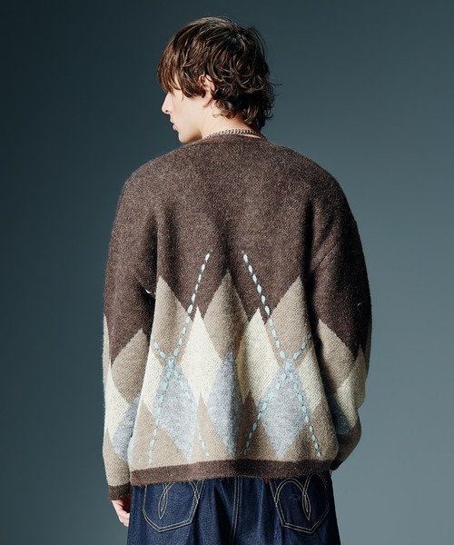 glamb(グラム)の「Beadswork Argyle Cardigan / ビーズワークアーガイルカーディガン(カーディガン/ボレロ・メンズ・ブルー/ブラウン・S/M/L)」の6枚目の写真