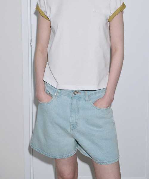 SINOON（シヌーン）の「High-Waist Crop Denim (Light Blue)（デニムパンツ・レディース・ライトブルー・MEDIUM/SMALL）」の4枚目の写真