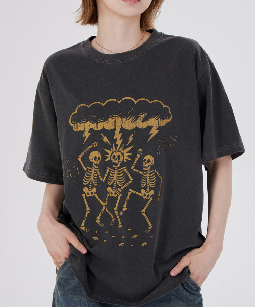 DYSFUNCT(ディスファンクト)の「SHOCK THERAPY PIGMENT T-SHIRT(CHARCOAL)(Tシャツ/カットソー・メンズ・その他・SMALL/MEDIUM/LARGE/X-LARGE)」の3枚目の写真
