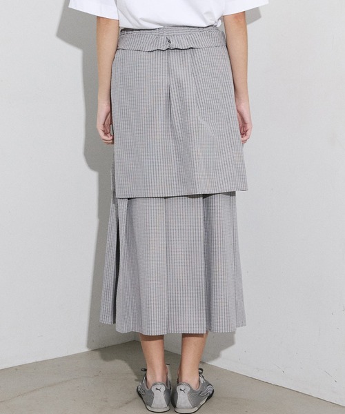 LE CIEL BLEU(ルシェルブルー)の「チェックレイヤードルックスカート / Checked Layered-Look Skirt(スカート・レディース・ベージュ/グレー・34/36/38)」の6枚目の写真