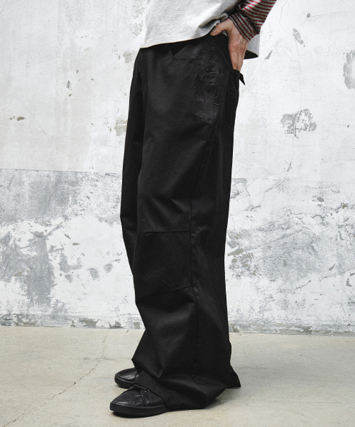 INTEMPOMOOD(インテンポムード)の「ファイヤーワークワイドパンツ_ブラック(その他パンツ・メンズ・ブラック・MEDIUM/LARGE/X-LARGE)」の3枚目の写真
