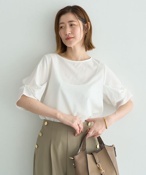 YECCA VECCA(イェッカヴェッカ)の「パールタックスリーブブラウス(シャツ/ブラウス・レディース・チェック/ストライプ/オフホワイト・FREE)」の6枚目の写真
