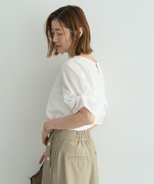 YECCA VECCA(イェッカヴェッカ)の「パールタックスリーブブラウス(シャツ/ブラウス・レディース・チェック/ストライプ/オフホワイト・FREE)」の20枚目の写真