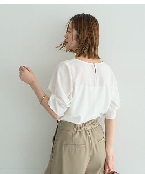 YECCA VECCA(イェッカヴェッカ)の「パールタックスリーブブラウス(シャツ/ブラウス・レディース・チェック/ストライプ/オフホワイト・FREE)」の21枚目の写真