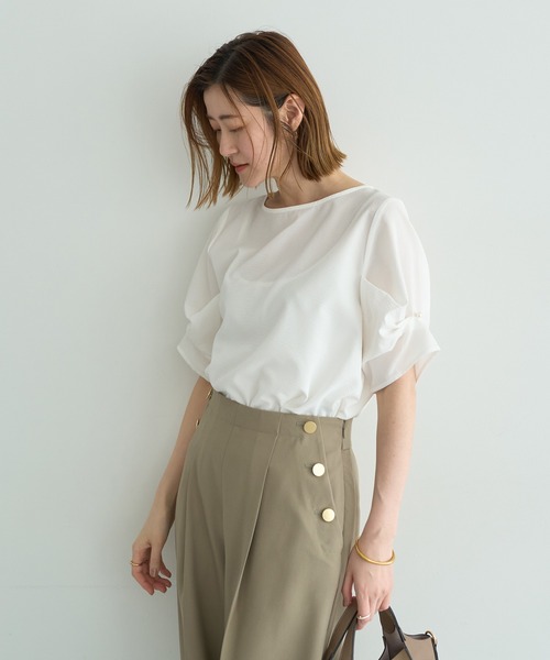 YECCA VECCA(イェッカヴェッカ)の「パールタックスリーブブラウス(シャツ/ブラウス・レディース・チェック/ストライプ/オフホワイト・FREE)」の1枚目の写真