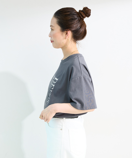 B.C STOCK（ベーセーストック）の「手洗い可 / オーガンジープリントロゴTEE（Tシャツ/カットソー・レディース・アイボリー/ブラウン/チャコールグレー・FREE）」の8枚目の写真