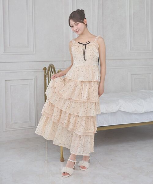 MAJESTIC LEGON（マジェスティックレゴン）の「ティアードフリルロングキャミワンピース（ワンピース・レディース・ベージュ系その他2/ブラック系その他/ホワイト系その他2・SMALL/MEDIUM）」の5枚目の写真