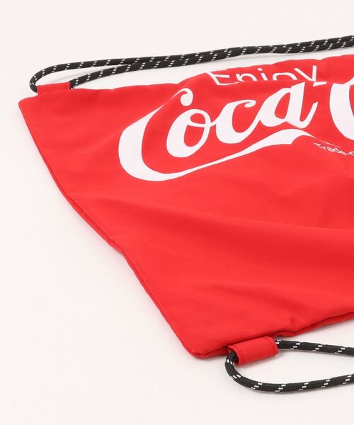 LOWRYS FARM(ローリーズファーム)の「【LFM(U)】Coca-Cola/ナップサック 878212(バックパック/リュック・メンズ・ブラック/レッド・FREE)」の6枚目の写真