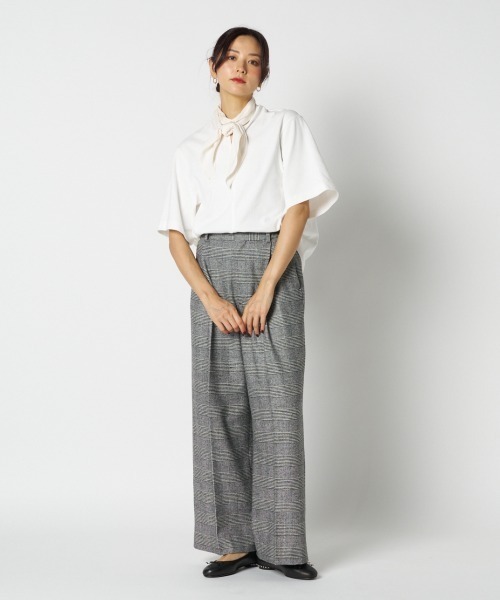 HELIOPOLE(エリオポール)の「ROLL NECK T / ロールネックT(Tシャツ/カットソー・レディース・ホワイト/ブラック・38)」の9枚目の写真