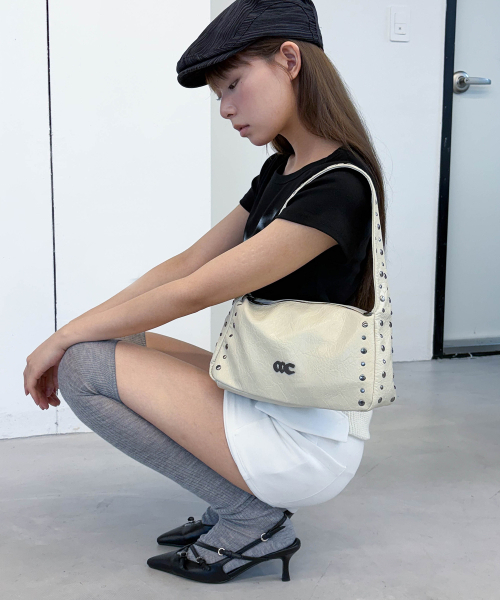 CHICKS（チックス）の「グランジスタッズショルダートートバッグアイボリー（トートバッグ・レディース・アイボリー・ONE SIZE）」の5枚目の写真