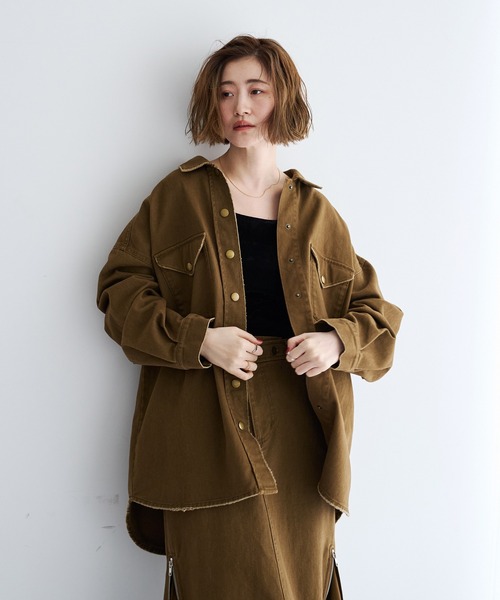 Editt by YECCA VECCA(エディットバイイェッカヴェッカ)の「コインフリンジオーバージャケット【セットアップ対応】(ブルゾン・レディース・キャメル・FREE)」の3枚目の写真