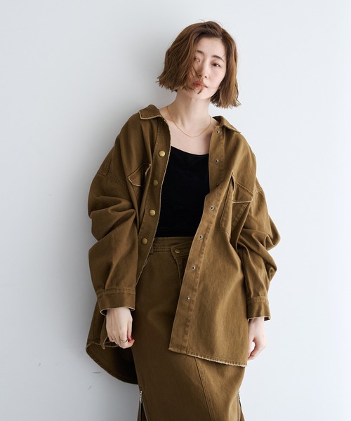 Editt by YECCA VECCA(エディットバイイェッカヴェッカ)の「コインフリンジオーバージャケット【セットアップ対応】(ブルゾン・レディース・キャメル・FREE)」の2枚目の写真
