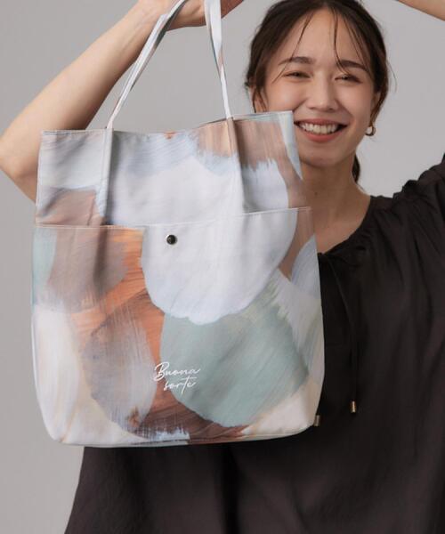 SHOO・LA・RUE(シューラルー)の「アソートプリントトートバッグ(トートバッグ・レディース・ブルー系/ブラウン系4/ベージュ系3/ベージュ系・00)」の1枚目の写真