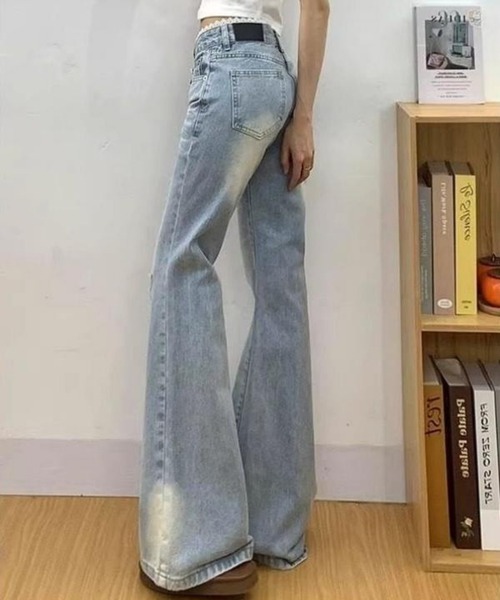 FREE STYLISTS(フリー スタイリスト)の「レースフリルあしらい ストレート 脚長効果 デニムパンツ(デニムパンツ・レディース・ブルー・S/M)」の3枚目の写真
