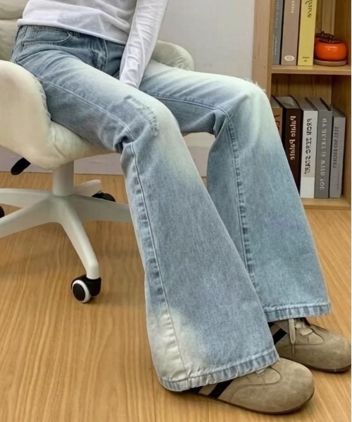 FREE STYLISTS(フリー スタイリスト)の「レースフリルあしらい ストレート 脚長効果 デニムパンツ(デニムパンツ・レディース・ブルー・S/M)」の9枚目の写真
