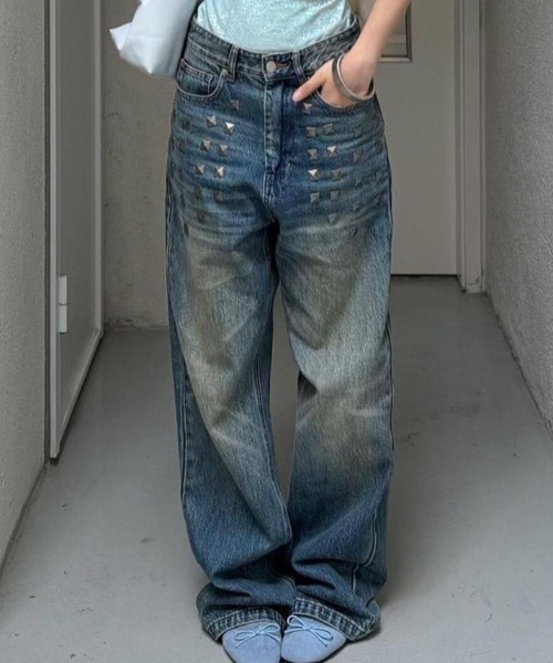 SHERU（シェル）の「三角リベット装飾ウォッシュブルーワイドデニム ハイウエストストリートバギーパンツ（デニムパンツ・レディース・ブルー・L/M/S）」の5枚目の写真