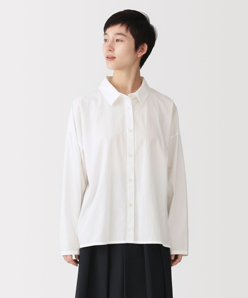 無印良品(ムジルシリョウヒン)の「婦人 まっすぐ仕立てた 長袖シャツ(シャツ/ブラウス・レディース・ホワイト/ブラック/ベージュ・S-M/L-XL)」の1枚目の写真