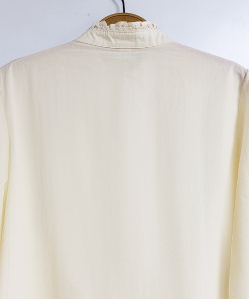 ONEP STAR(ワンピスター)の「レース切替スタンドカラー長袖シャツ(シャツ/ブラウス・レディース・ベージュ・MEDIUM/X-LARGE/LARGE)」の13枚目の写真