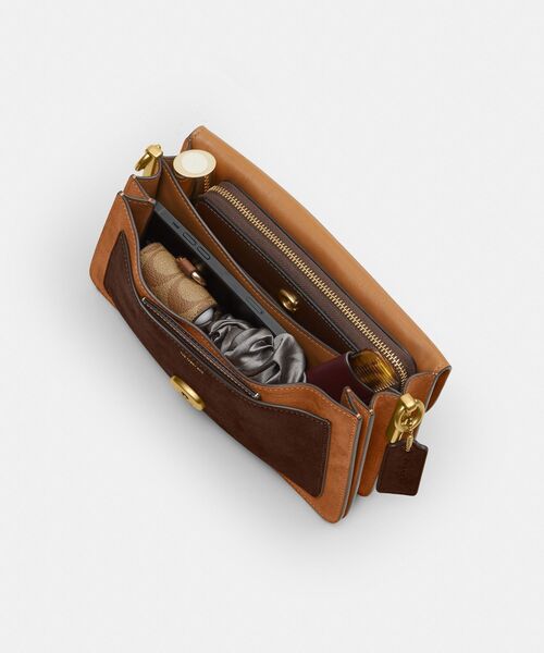 COACH(コーチ)の「タビー ショルダー バッグ 26・カラーブロック・モチーフ チェーン(ショルダーバッグ・レディース・ブラウン系その他・ONE)」の5枚目の写真