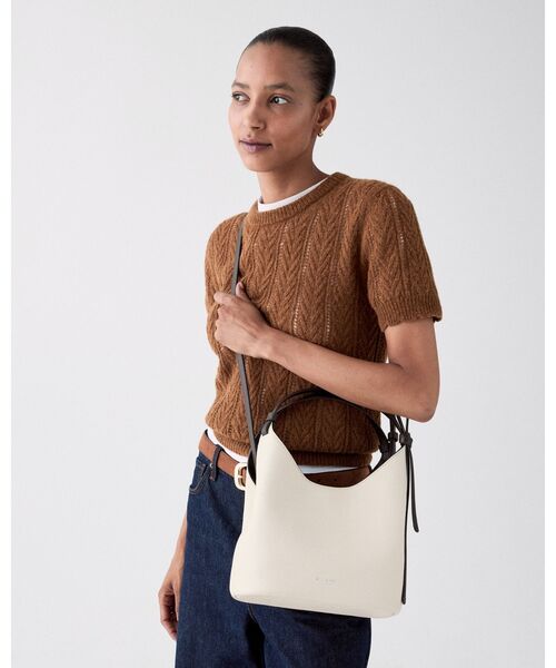 kate spade new york（ケイトスペード ニューヨーク）の「ループ キャリーオール バッグ（ショルダーバッグ・レディース・ベージュ・ONESIZE）」の2枚目の写真