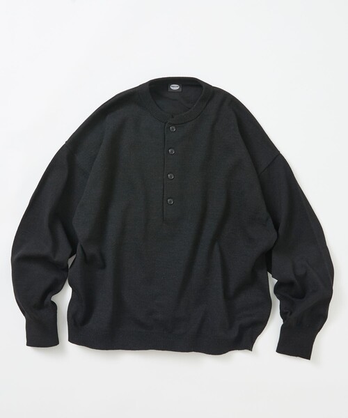 FREAK'S STORE(フリークスストア)の「限定展開 ディープ ヘンリーネック ニット(ニット/セーター・メンズ・ブラウン/アッシュグレー/ブラック・SMALL/MEDIUM/LARGE)」の5枚目の写真