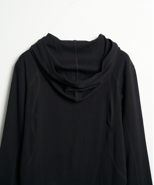 CONZ(コンズ)の「hooded rib long sleeve tee(パーカー・メンズ・ブラック/ライトグレー・2/1/3)」の7枚目の写真