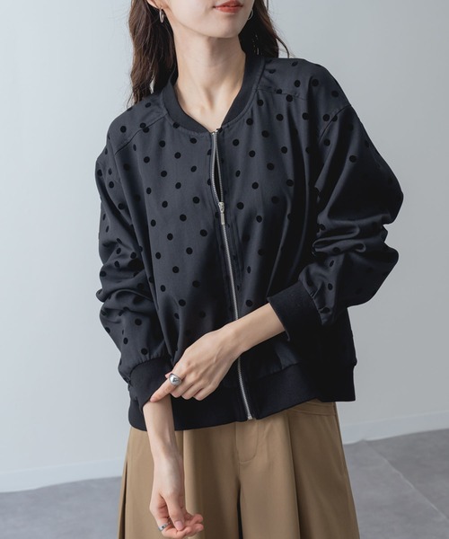 ANNA LUNA（アンナルナ）の「【ANNA LUNA】ドット で魅せる、旬顔 ブルゾン（ブルゾン・レディース・ブラック・MEDIUM）」の2枚目の写真