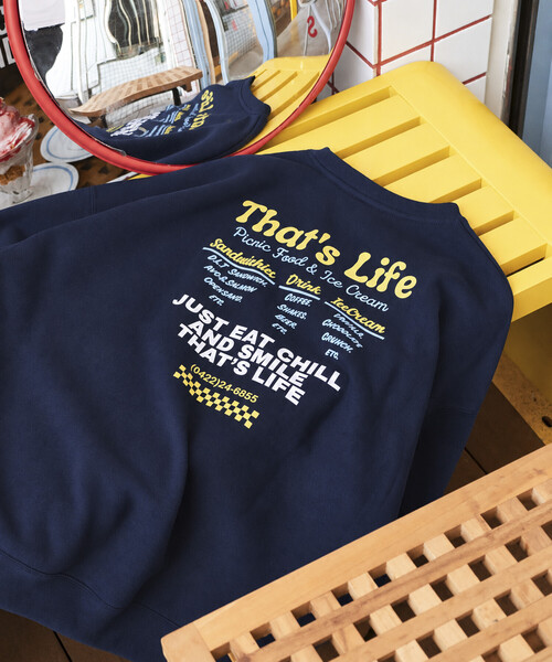 FREAK'S STORE(フリークスストア)の「限定展開 Thats Life SWT クルーネック スウェット(スウェット・メンズ・ブラック/ネイビー/グレー/ピンク・LARGE/SMALL/MEDIUM)」の3枚目の写真