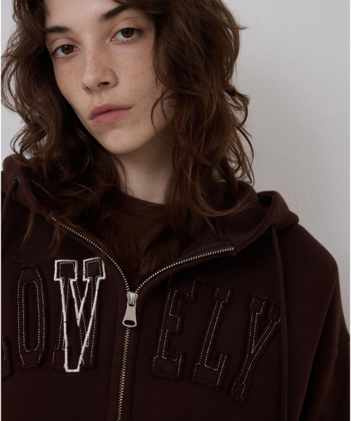 NOHANT（ノアン）の「LONELY/LOVELY クロップフーディ ジップアップ ブラウン（パーカー・レディース・ブラウン・SMALL/MEDIUM）」の6枚目の写真