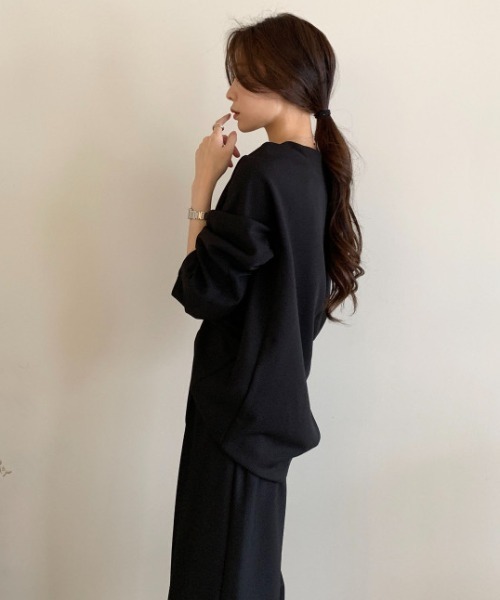 Aelina(エリナ)の「クルーネック長袖Tシャツ&ウエストゴムパンツセットアップ(セットアップ・レディース・ベージュ/ブラック・FREE)」の6枚目の写真