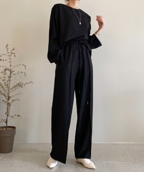 Aelina(エリナ)の「クルーネック長袖Tシャツ&ウエストゴムパンツセットアップ(セットアップ・レディース・ベージュ/ブラック・FREE)」の16枚目の写真