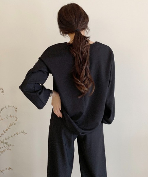 Aelina(エリナ)の「クルーネック長袖Tシャツ&ウエストゴムパンツセットアップ(セットアップ・レディース・ベージュ/ブラック・FREE)」の5枚目の写真