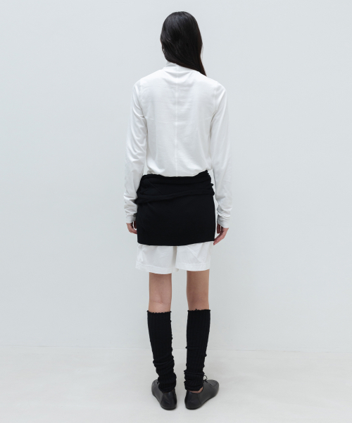 INSILENCE WOMEN(インサイレンスウーマン)の「STITCH タートルネック Tシャツ WHITE(Tシャツ/カットソー・レディース・その他・SMALL/MEDIUM)」の3枚目の写真