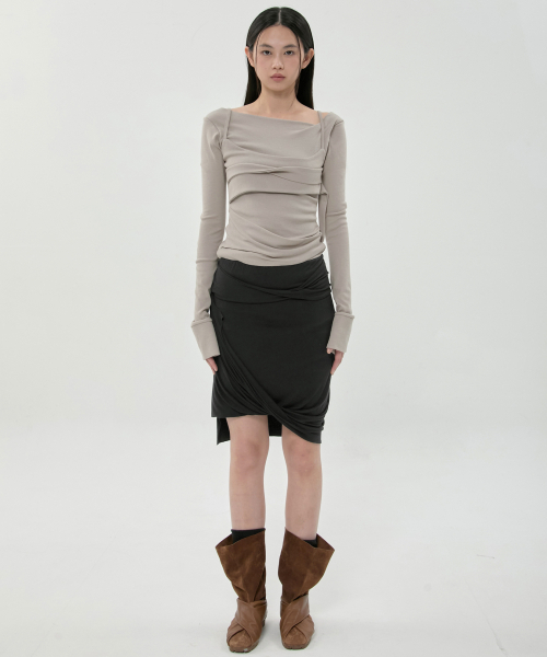 FLAREUP(フレアアップ)の「レイヤードビスチェロングスリーブ (FL-105_Ash Beige)(Tシャツ/カットソー・レディース・ベージュ・OS)」の3枚目の写真
