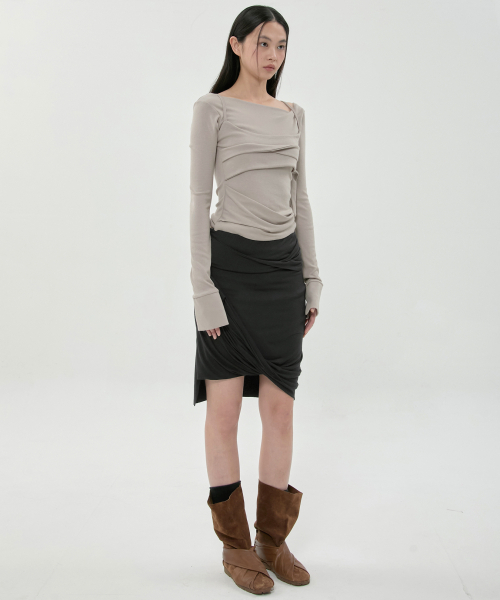 FLAREUP(フレアアップ)の「レイヤードビスチェロングスリーブ (FL-105_Ash Beige)(Tシャツ/カットソー・レディース・ベージュ・OS)」の4枚目の写真