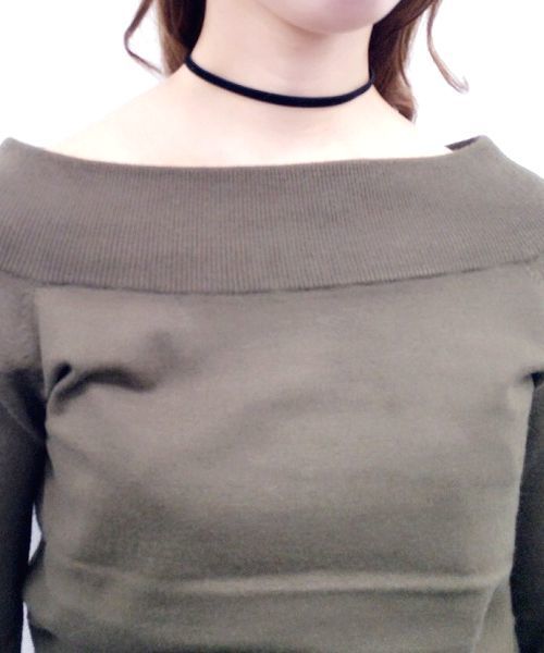 archives（アルシーヴ）の「オフショルプルオーバー（ニット/セーター・レディース・ブラック/カーキ/ワイン/オフホワイト/グレー/ピンク・MEDIUM）」の7枚目の写真