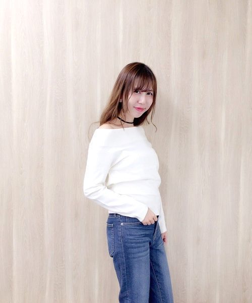 archives（アルシーヴ）の「オフショルプルオーバー（ニット/セーター・レディース・ブラック/カーキ/ワイン/オフホワイト/グレー/ピンク・MEDIUM）」の13枚目の写真