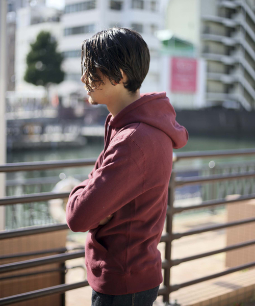 Denime(ドゥニーム)の「ソフト裏毛無地プルオーバーパーカー(パーカー・メンズ・ホワイト/ブラック/ワイン/グレー・SMALL/MEDIUM/X-LARGE/X-SMALL/LARGE)」の17枚目の写真