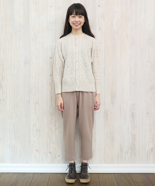 Ne-net（ネネット）の「S トリケーブルニット（カーディガン/ボレロ・レディース・オフホワイト/チャコールグレー/オレンジ・02/03）」の7枚目の写真