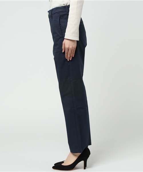 LBC（エルビーシー）の「チノワイドテーパードパンツ                  （チノパンツ・レディース・ダークオリーブ/ブルー・LARGE/MEDIUM/20.0cm）」の4枚目の写真