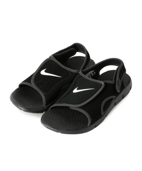 NIKE（ナイキ）の「WEB限定【NIKE(ナイキ)】サンレイアジャスト17cm-24cm ◆（サンダル・キッズ・ブラック/ピンク・19cm/17cm/18cm/23cm/20cm/21cm/24cm/22cm）」の2枚目の写真