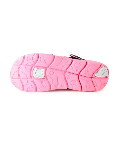 NIKE（ナイキ）の「WEB限定【NIKE(ナイキ)】サンレイアジャスト17cm-24cm ◆（サンダル・キッズ・ブラック/ピンク・19cm/17cm/18cm/23cm/20cm/21cm/24cm/22cm）」の3枚目の写真